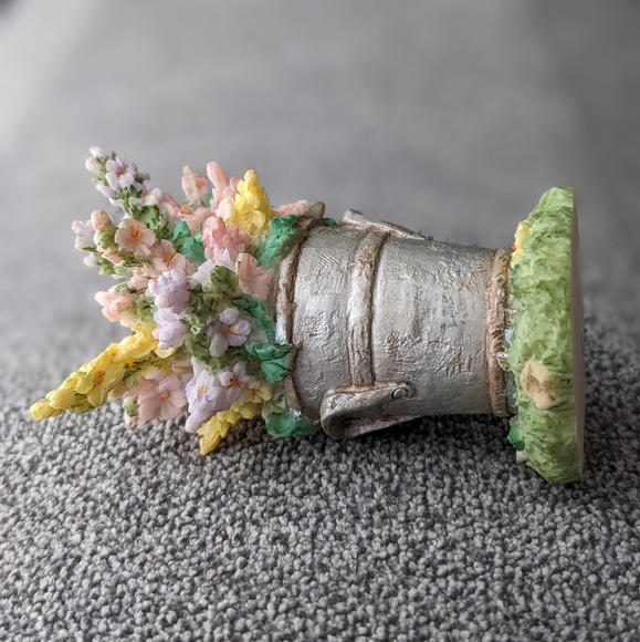 Bunny in Flowers Figurine - Picture 5 of 5